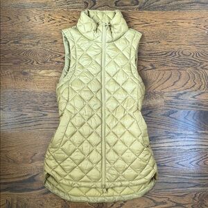 Athleta Puffer Vest Size XX-Small